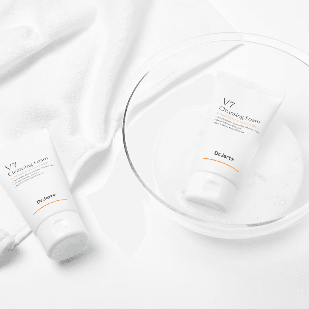 V7™ Cleansing Foam image 2